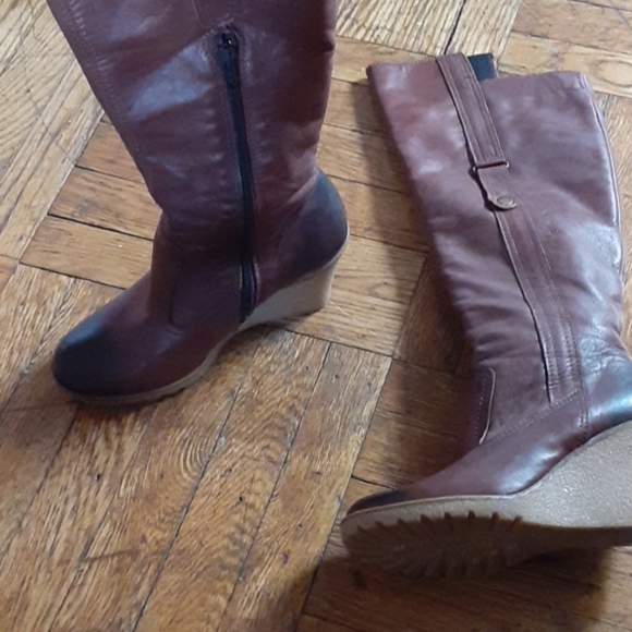 Shoes - Picture 3 of 3